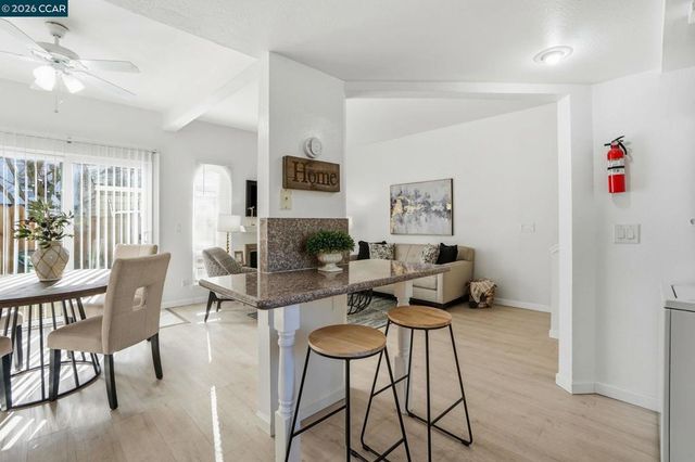 1255 Detroit Ave 3, Concord, CA 94520