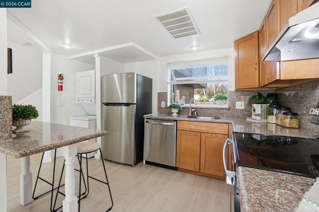 1255 Detroit Ave 3, Concord, CA 94520