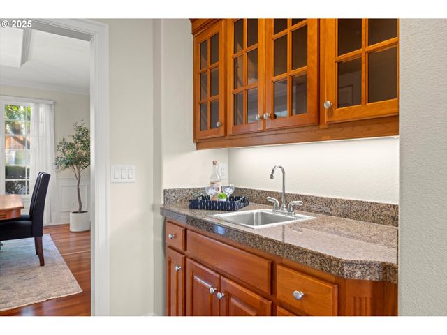 2361 Nw ORIGAMI Ct, Portland, OR 97229