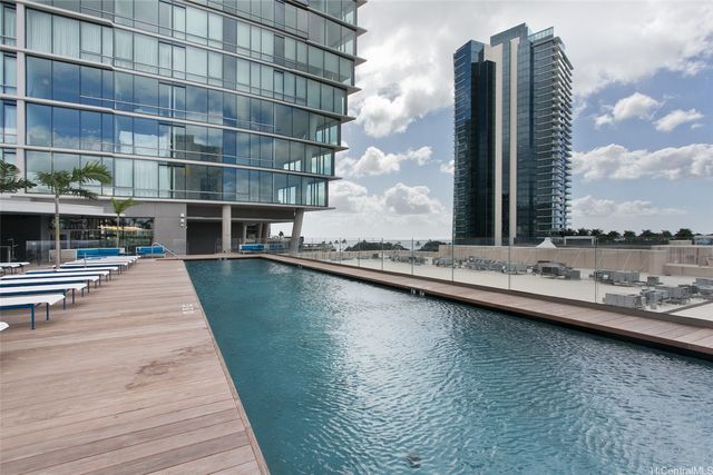 1001 Queen Street 2015, Honolulu, HI 96814