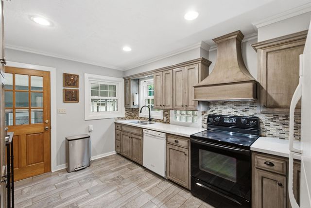 2313 S George Washington Boulevard, Wichita, KS 67218