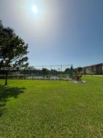 901 SW 128th Avenue 414E, Pembroke Pines, FL 33027