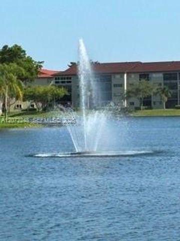 901 SW 128th Avenue 414E, Pembroke Pines, FL 33027