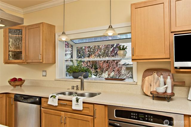 1565 Sorenson Avenue, Enumclaw, WA 98022
