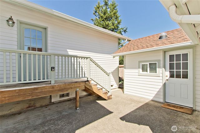 1565 Sorenson Avenue, Enumclaw, WA 98022