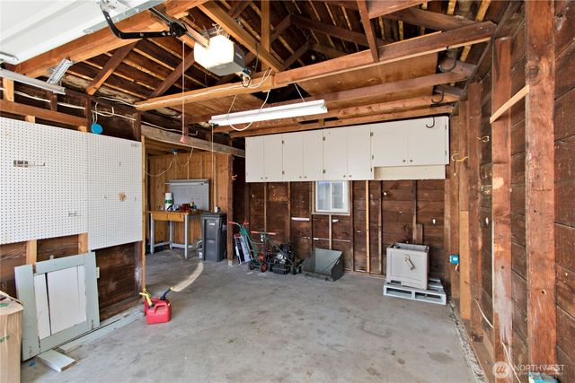 1565 Sorenson Avenue, Enumclaw, WA 98022