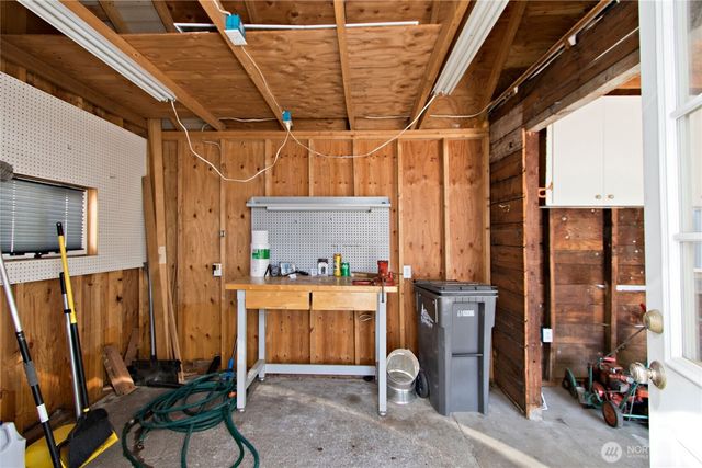 1565 Sorenson Avenue, Enumclaw, WA 98022
