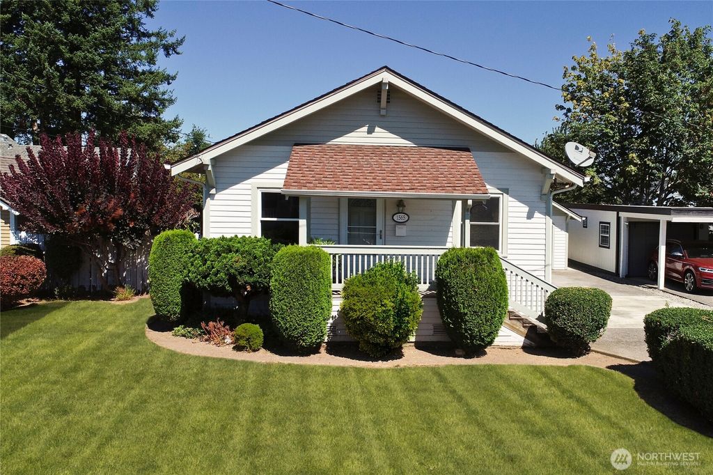 1565 Sorenson Avenue, Enumclaw, WA 98022