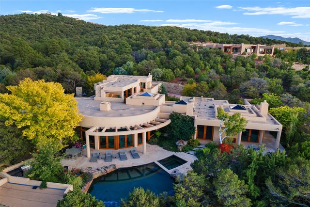 1056 Sierra Del Norte, Santa Fe, NM 87501