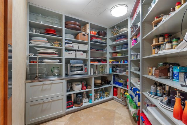 1056 Sierra Del Norte, Santa Fe, NM 87501