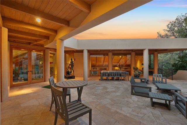 1056 Sierra Del Norte, Santa Fe, NM 87501