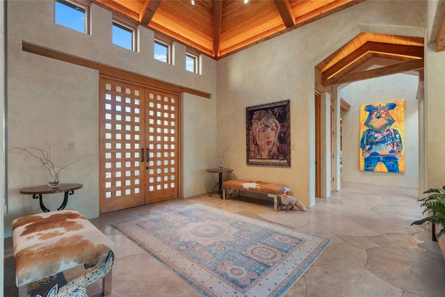 1056 Sierra Del Norte, Santa Fe, NM 87501