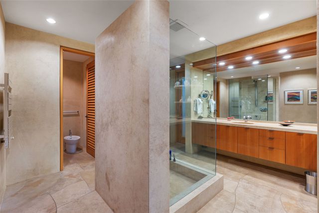 1056 Sierra Del Norte, Santa Fe, NM 87501