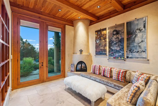 1056 Sierra Del Norte, Santa Fe, NM 87501