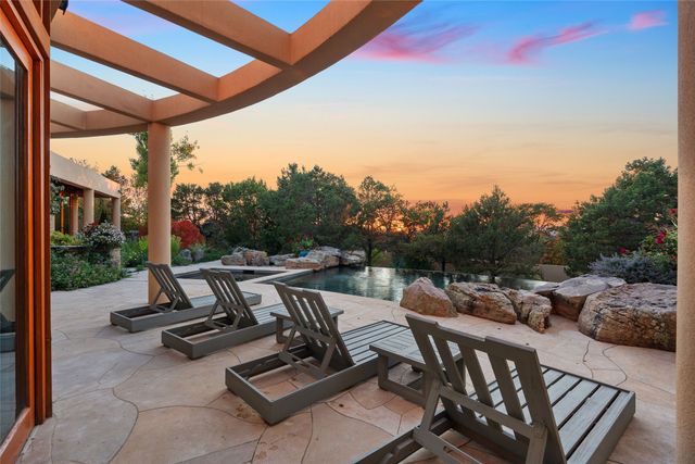 1056 Sierra Del Norte, Santa Fe, NM 87501