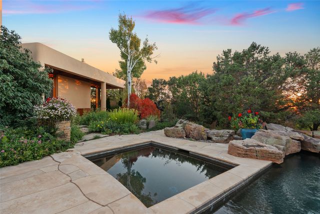 1056 Sierra Del Norte, Santa Fe, NM 87501