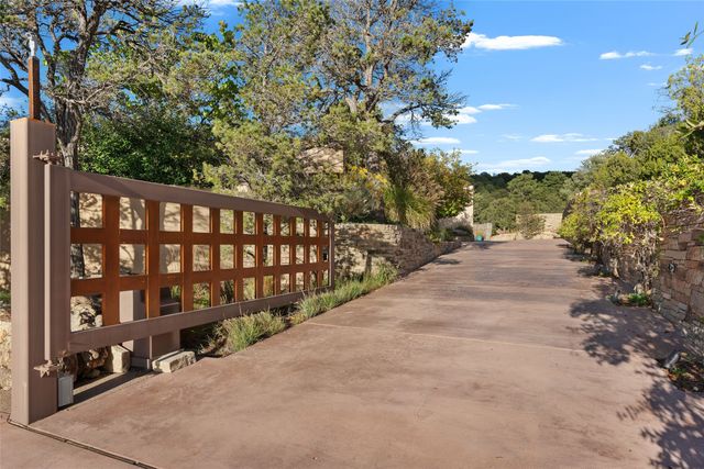 1056 Sierra Del Norte, Santa Fe, NM 87501