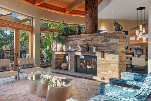 1056 Sierra Del Norte, Santa Fe, NM 87501