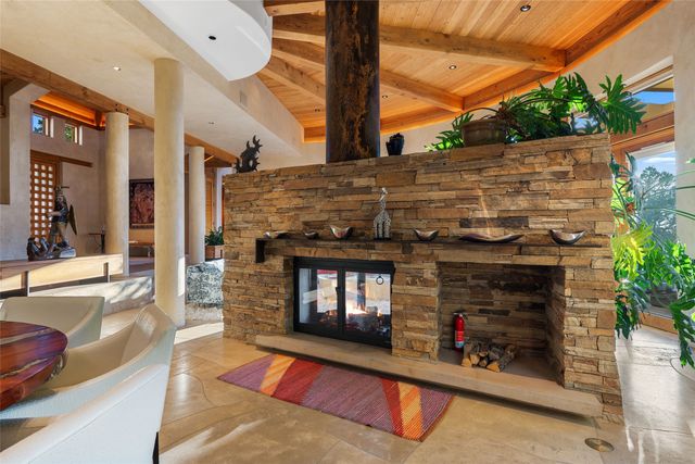 1056 Sierra Del Norte, Santa Fe, NM 87501
