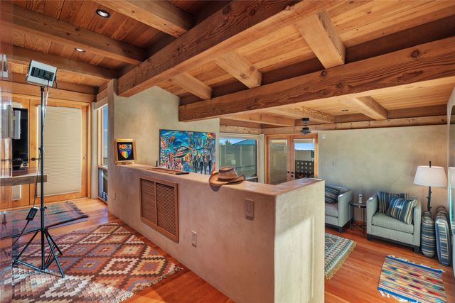 1056 Sierra Del Norte, Santa Fe, NM 87501
