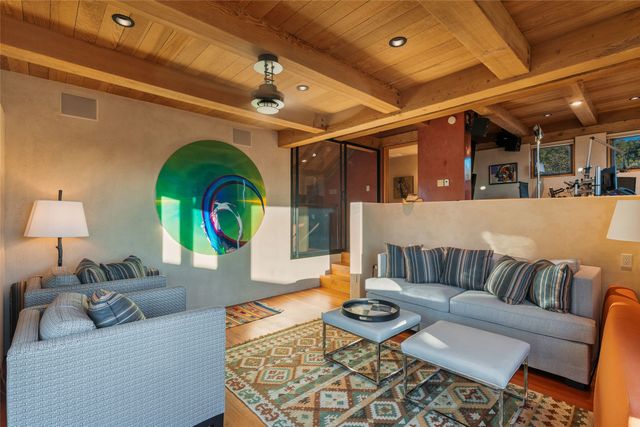 1056 Sierra Del Norte, Santa Fe, NM 87501