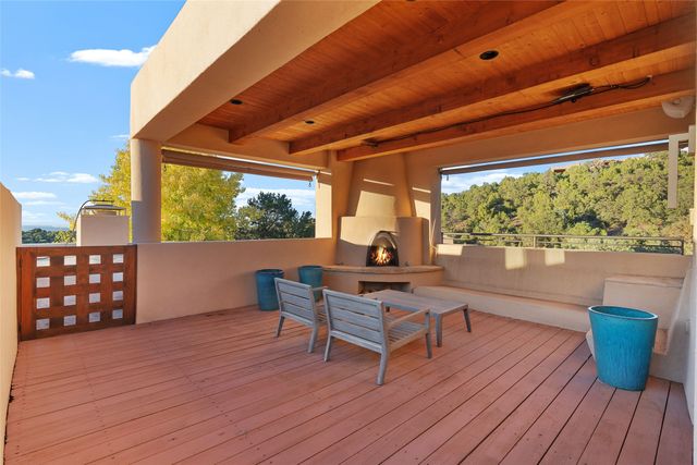 1056 Sierra Del Norte, Santa Fe, NM 87501