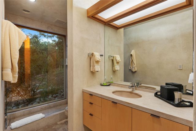 1056 Sierra Del Norte, Santa Fe, NM 87501