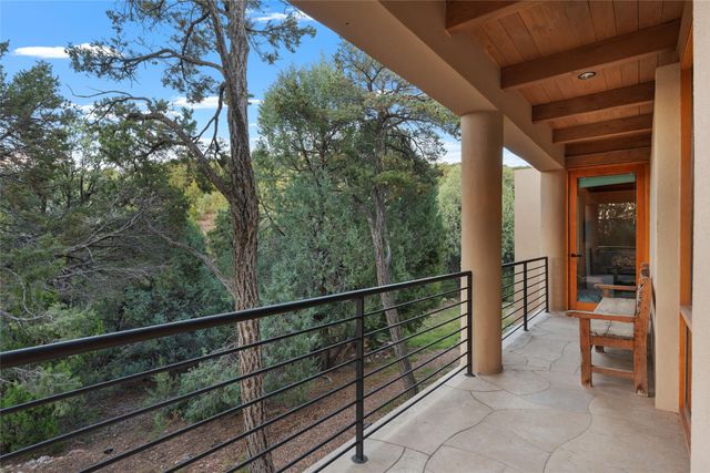 1056 Sierra Del Norte, Santa Fe, NM 87501