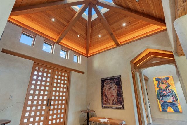 1056 Sierra Del Norte, Santa Fe, NM 87501