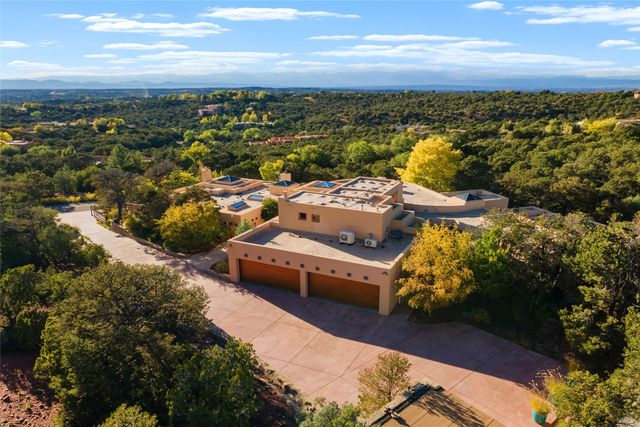 1056 Sierra Del Norte, Santa Fe, NM 87501