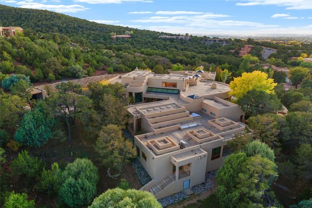 1056 Sierra Del Norte, Santa Fe, NM 87501
