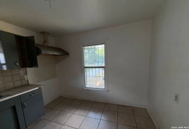 214 W EMERSON AVE, San Antonio, TX 78226