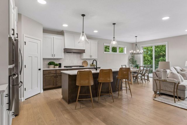 7158 Agate Trail, Inver Grove Heights, MN 55077