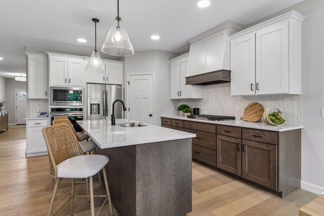 7158 Agate Trail, Inver Grove Heights, MN 55077
