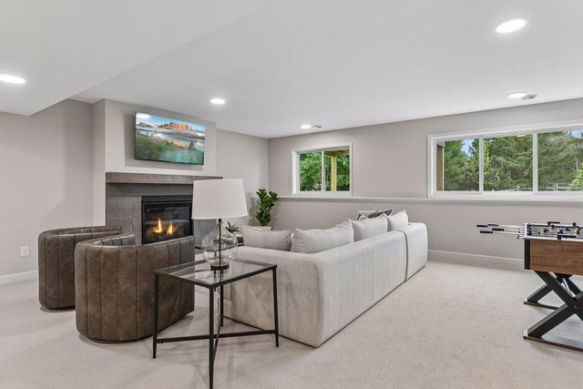 7158 Agate Trail, Inver Grove Heights, MN 55077