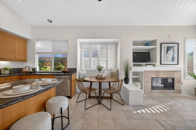 5017 Ruette De Mer, San Diego, CA 92130