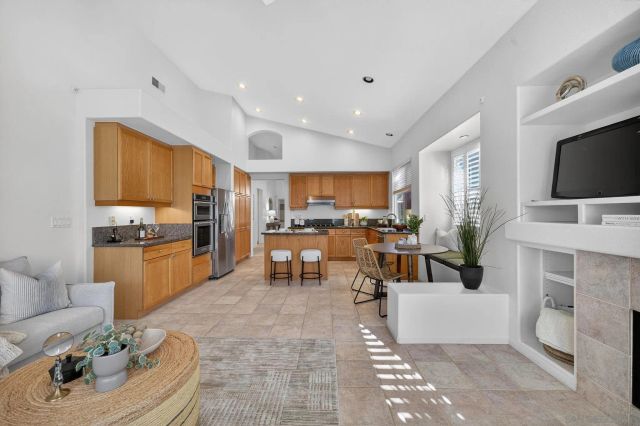 5017 Ruette De Mer, San Diego, CA 92130