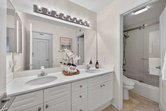 5017 Ruette De Mer, San Diego, CA 92130