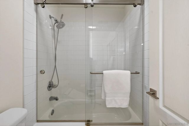 5017 Ruette De Mer, San Diego, CA 92130