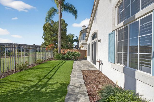 5017 Ruette De Mer, San Diego, CA 92130