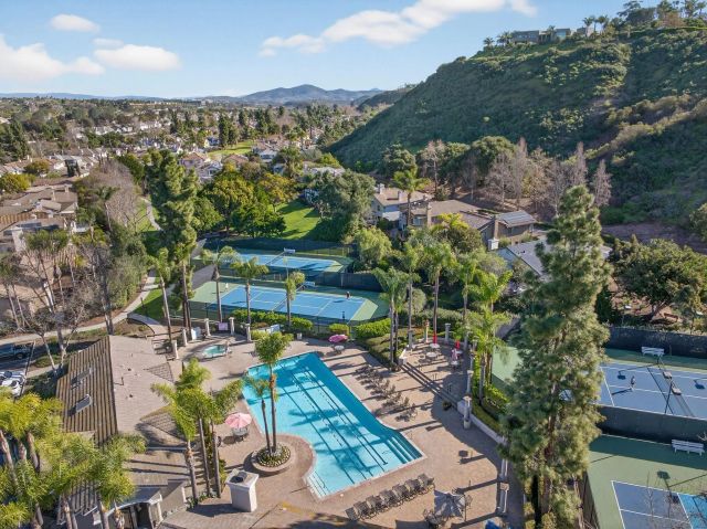 5017 Ruette De Mer, San Diego, CA 92130
