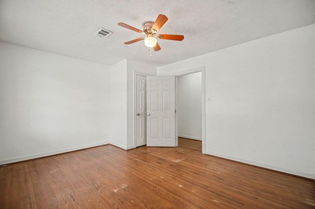 2121 Hickory Lane, Pasadena, TX 77502