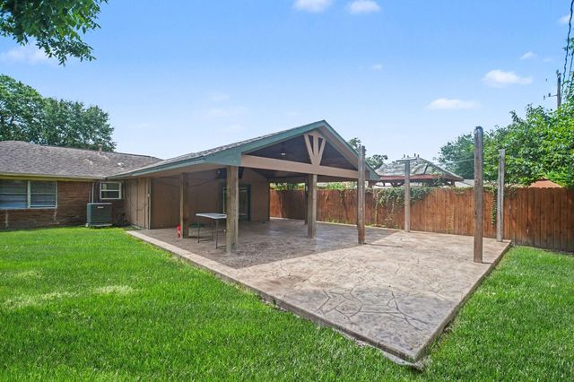 2121 Hickory Lane, Pasadena, TX 77502