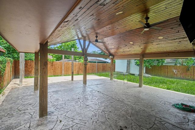 2121 Hickory Lane, Pasadena, TX 77502