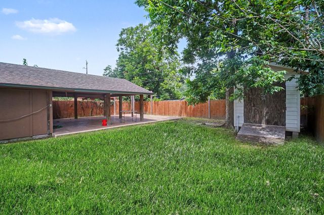 2121 Hickory Lane, Pasadena, TX 77502