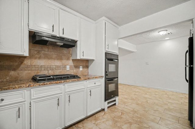 2121 Hickory Lane, Pasadena, TX 77502