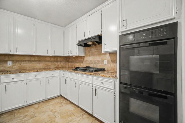 2121 Hickory Lane, Pasadena, TX 77502