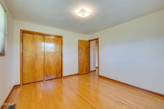 1029 Spring Valley Drive, Kingsport, TN 37660