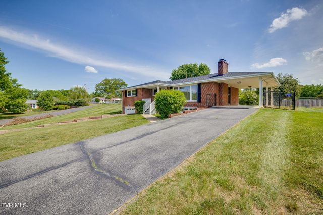 1029 Spring Valley Drive, Kingsport, TN 37660