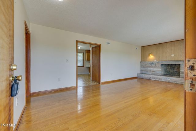 1029 Spring Valley Drive, Kingsport, TN 37660